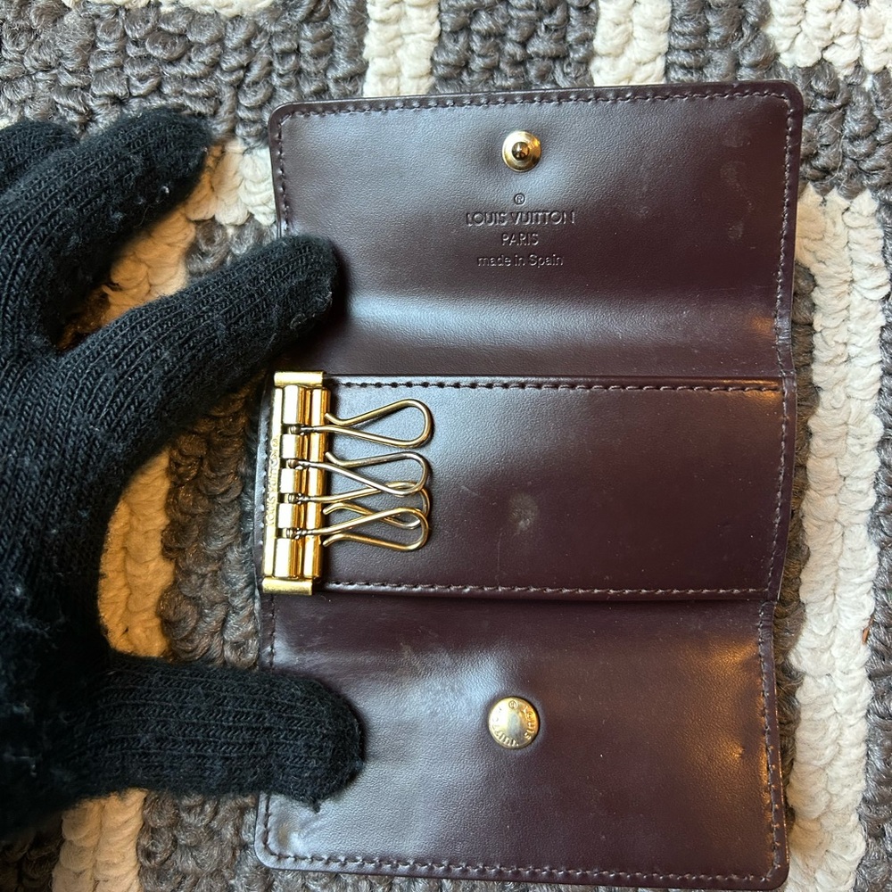 LOUIS VUITTON VERNIS 4 ring key holder - Picture 12 of 16